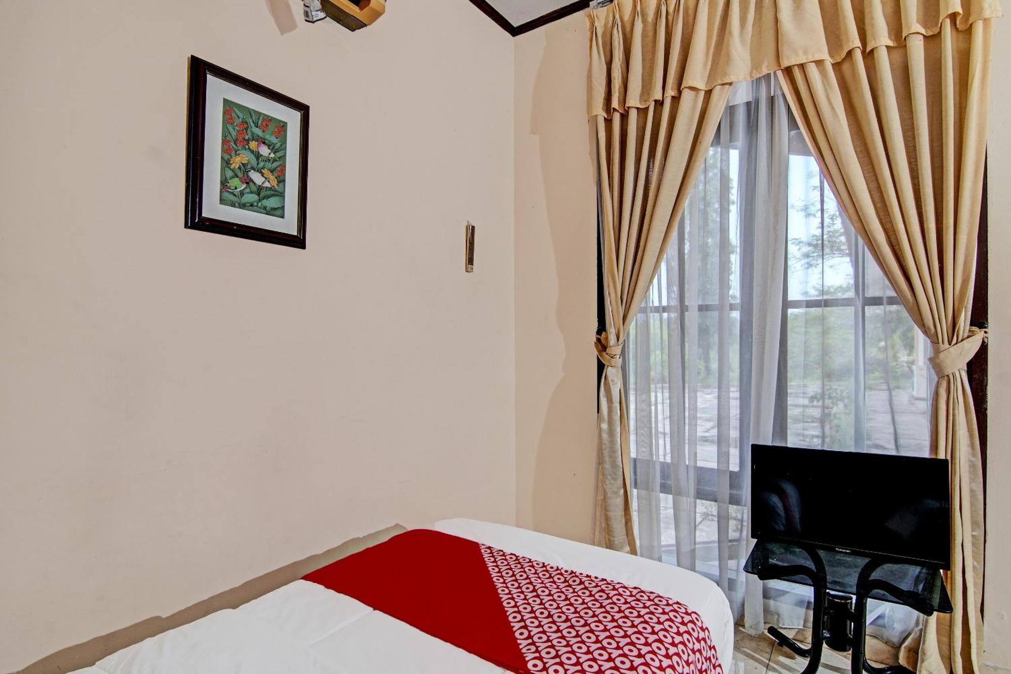 Oyo 92330 Hotel Rindu Sempadan Near Taman Wisata Rindu Sempadan Pekanbaru Esterno foto