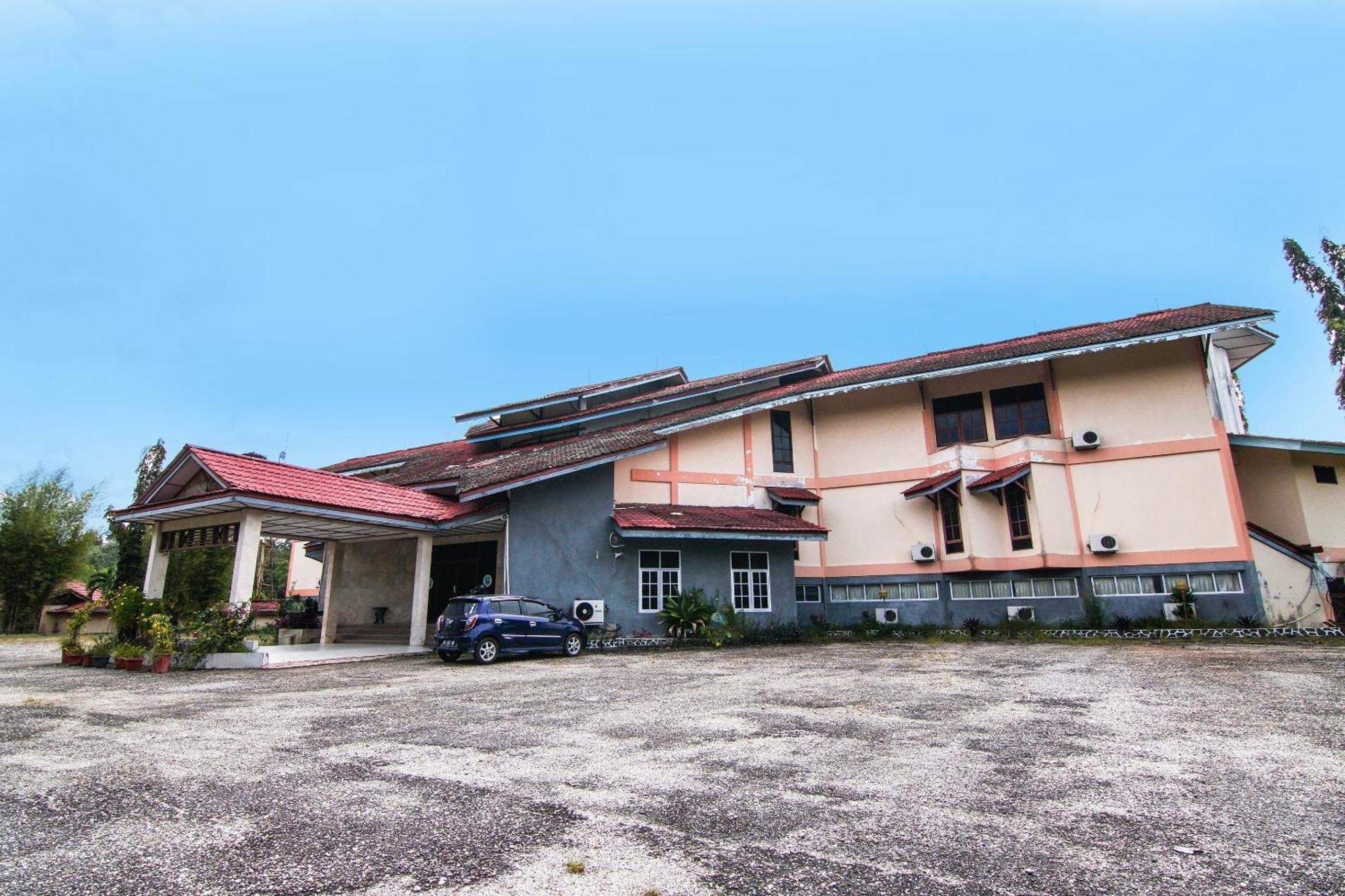 Oyo 92330 Hotel Rindu Sempadan Near Taman Wisata Rindu Sempadan Pekanbaru Esterno foto